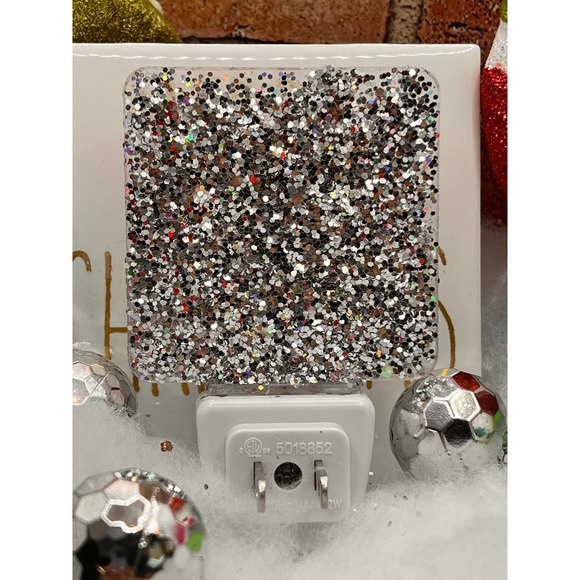 Santa Cam Night Light with Silver Glitter Back - Picture 4 of 6